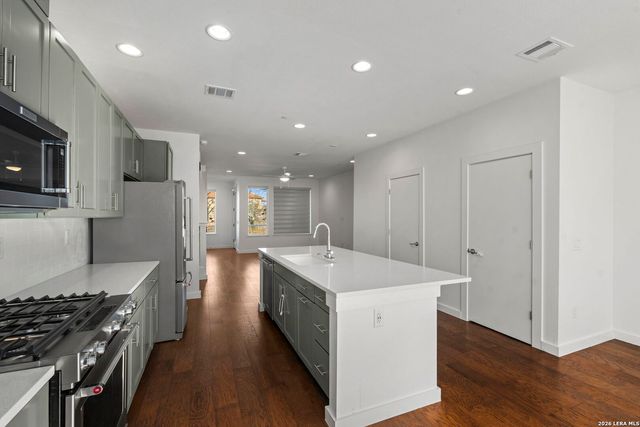 102 Tendick Unit 602, San Antonio, TX 78209