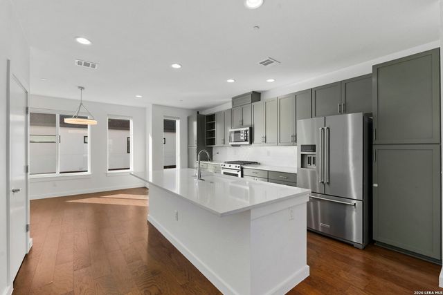 102 Tendick Unit 602, San Antonio, TX 78209