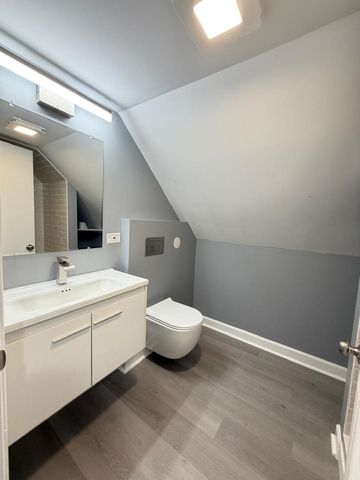 5032 S Kolin Avenue A, Chicago, IL 60632
