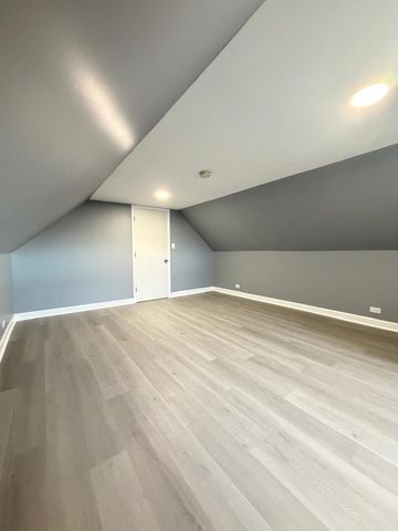 5032 S Kolin Avenue A, Chicago, IL 60632