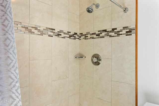 2707 E LOUISE Drive, Phoenix, AZ 85032