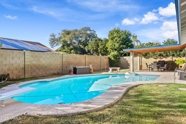 2707 E LOUISE Drive, Phoenix, AZ 85032