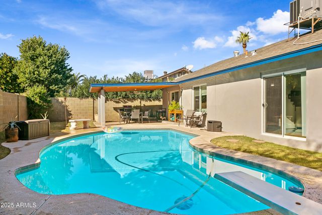 2707 E LOUISE Drive, Phoenix, AZ 85032