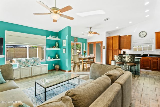 2707 E LOUISE Drive, Phoenix, AZ 85032