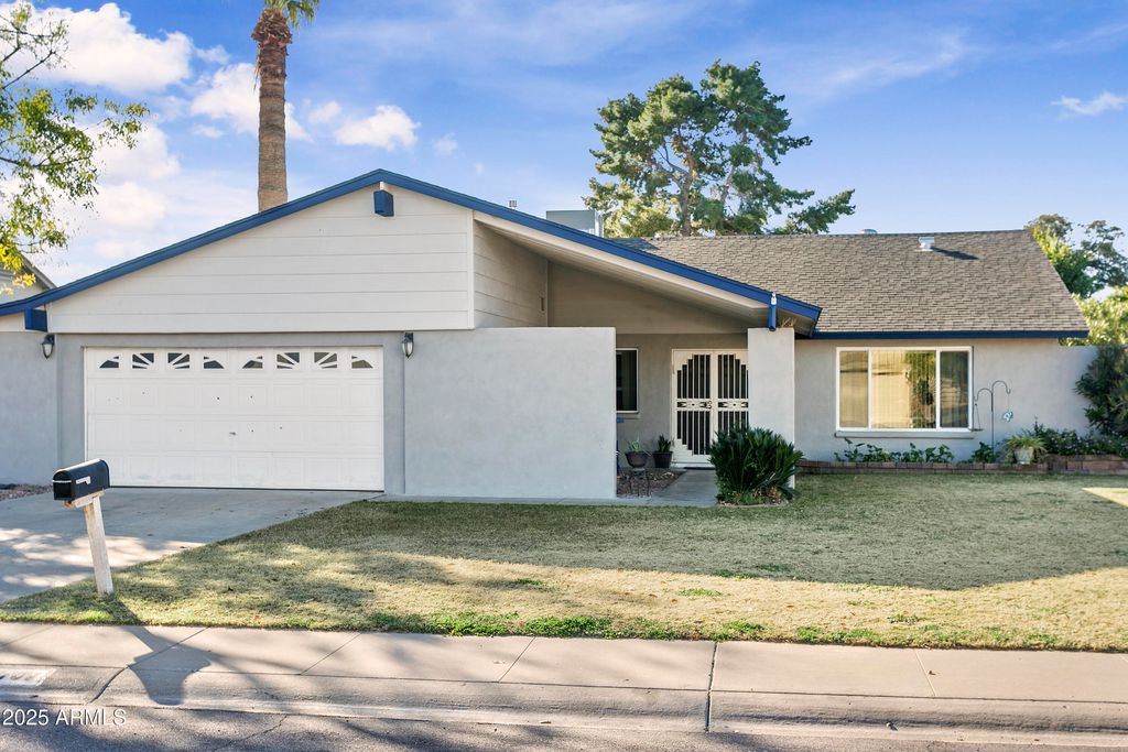 2707 E LOUISE Drive, Phoenix, AZ 85032