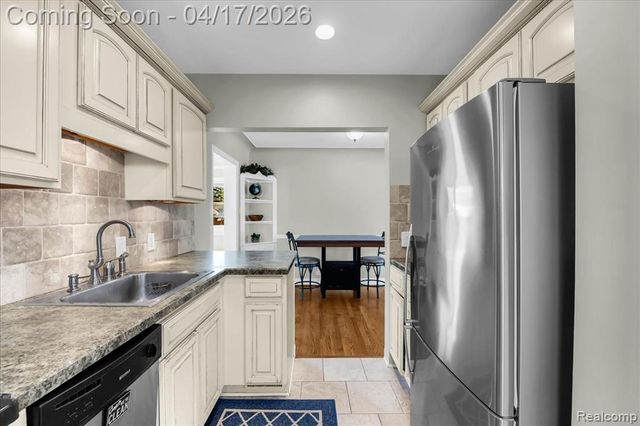 1202 Lawndale Drive, Royal Oak, MI 48067