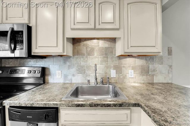 1202 Lawndale Drive, Royal Oak, MI 48067