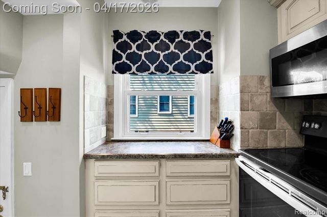 1202 Lawndale Drive, Royal Oak, MI 48067