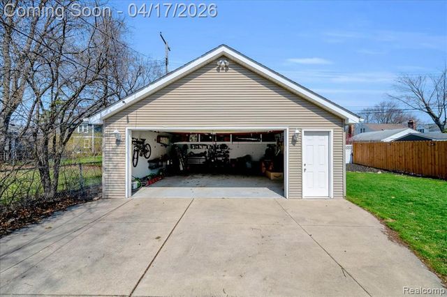 1202 Lawndale Drive, Royal Oak, MI 48067