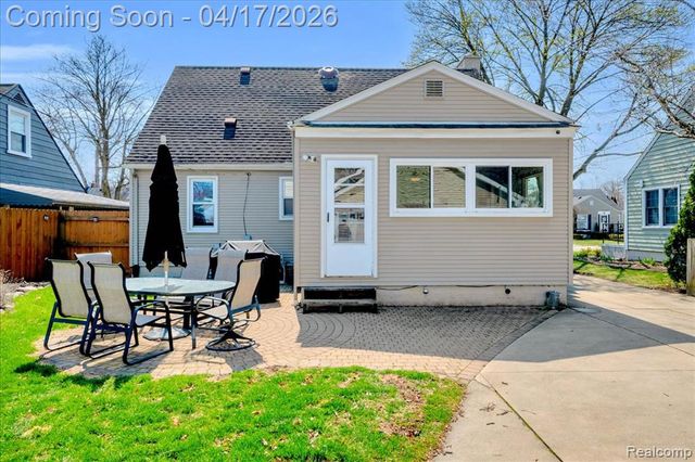 1202 Lawndale Drive, Royal Oak, MI 48067
