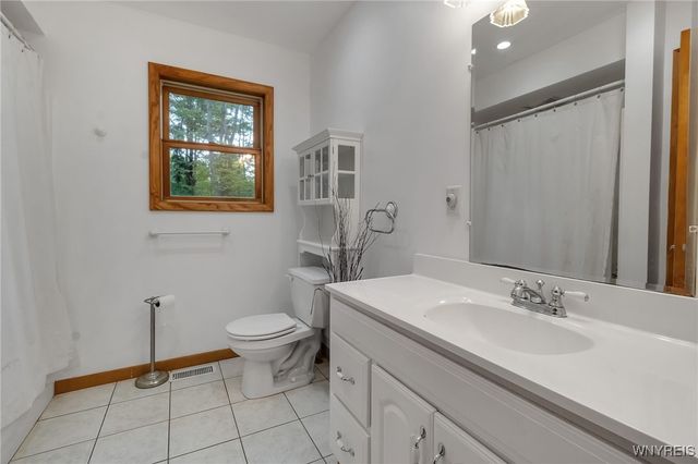 5792 Bonn Way E Way East, Great Valley, NY 14741