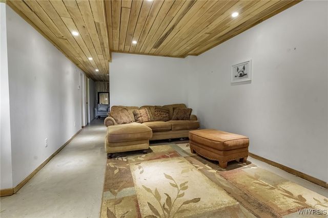 5792 Bonn Way E Way East, Great Valley, NY 14741