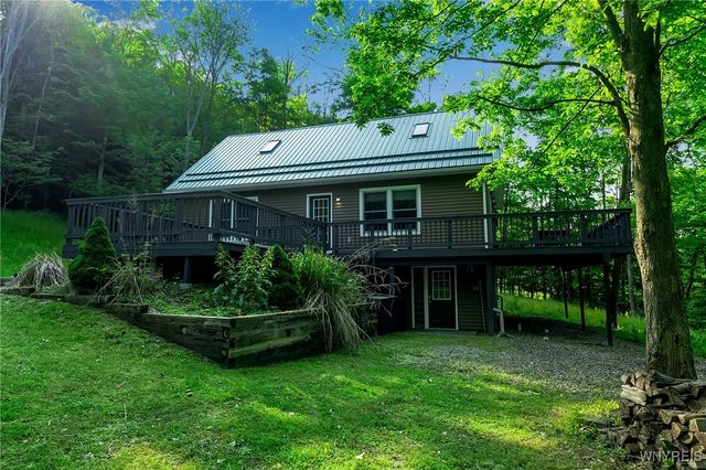 5792 Bonn Way E Way East, Great Valley, NY 14741