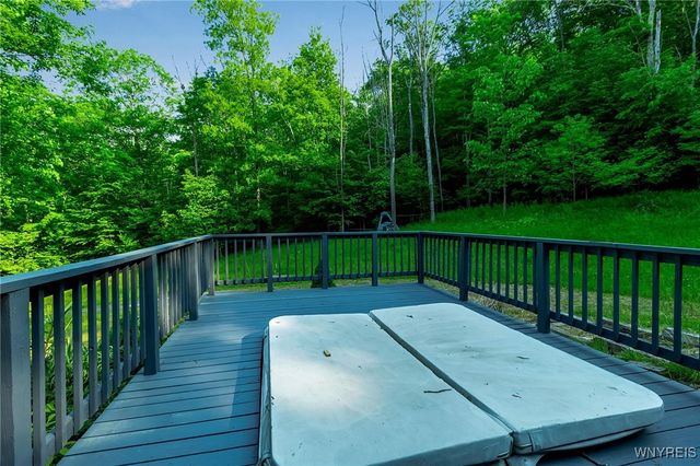 5792 Bonn Way E Way East, Great Valley, NY 14741