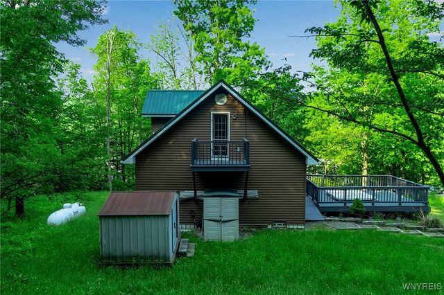 5792 Bonn Way E Way East, Great Valley, NY 14741