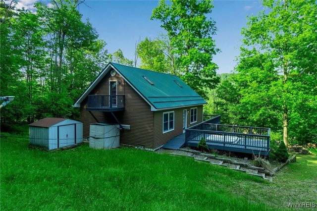 5792 Bonn Way E Way East, Great Valley, NY 14741