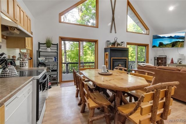 5792 Bonn Way E Way East, Great Valley, NY 14741