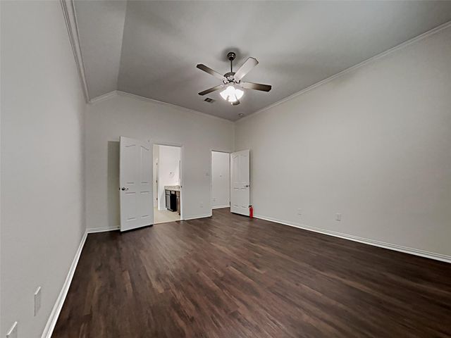 2213 Oak Circle Drive N, Conroe, TX 77301