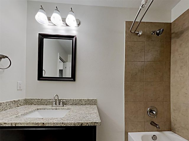 2213 Oak Circle Drive N, Conroe, TX 77301
