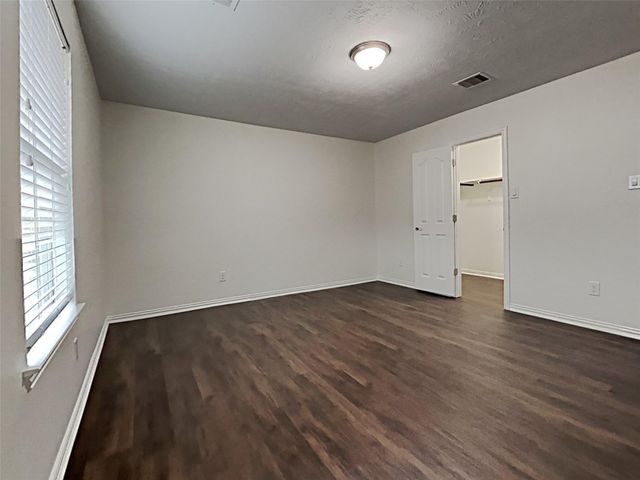 2213 Oak Circle Drive N, Conroe, TX 77301