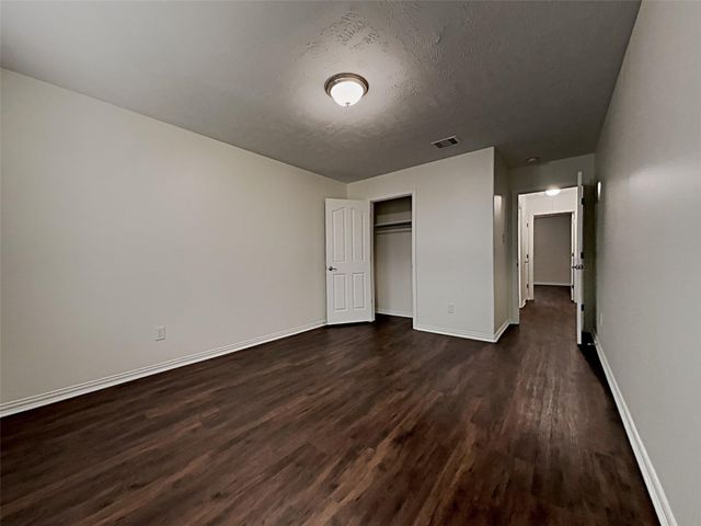 2213 Oak Circle Drive N, Conroe, TX 77301