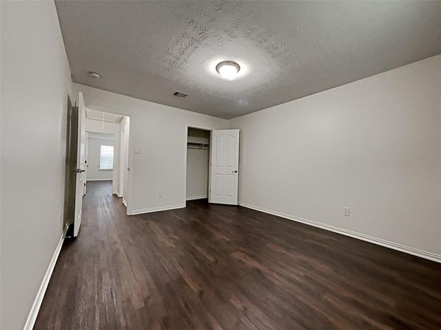 2213 Oak Circle Drive N, Conroe, TX 77301