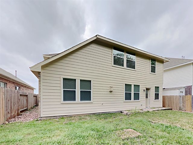 2213 Oak Circle Drive N, Conroe, TX 77301