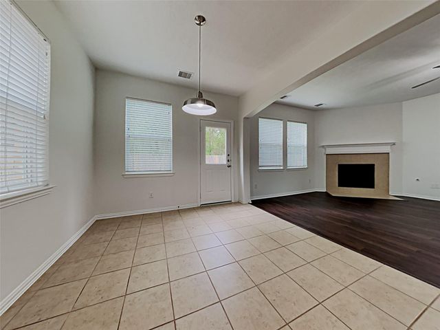 2213 Oak Circle Drive N, Conroe, TX 77301