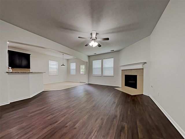 2213 Oak Circle Drive N, Conroe, TX 77301