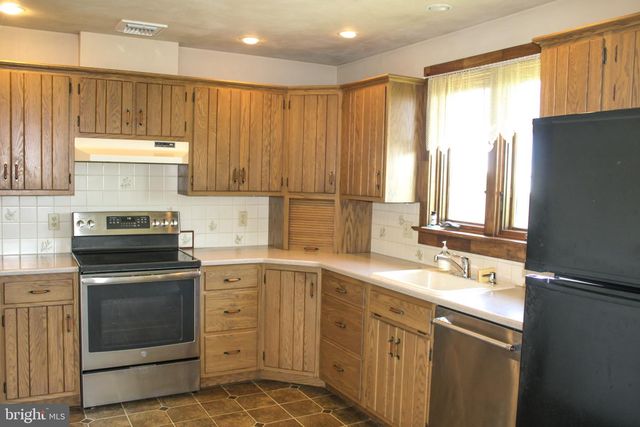 1088 DONEGAL SPRINGS RD, Mount Joy, PA 17552