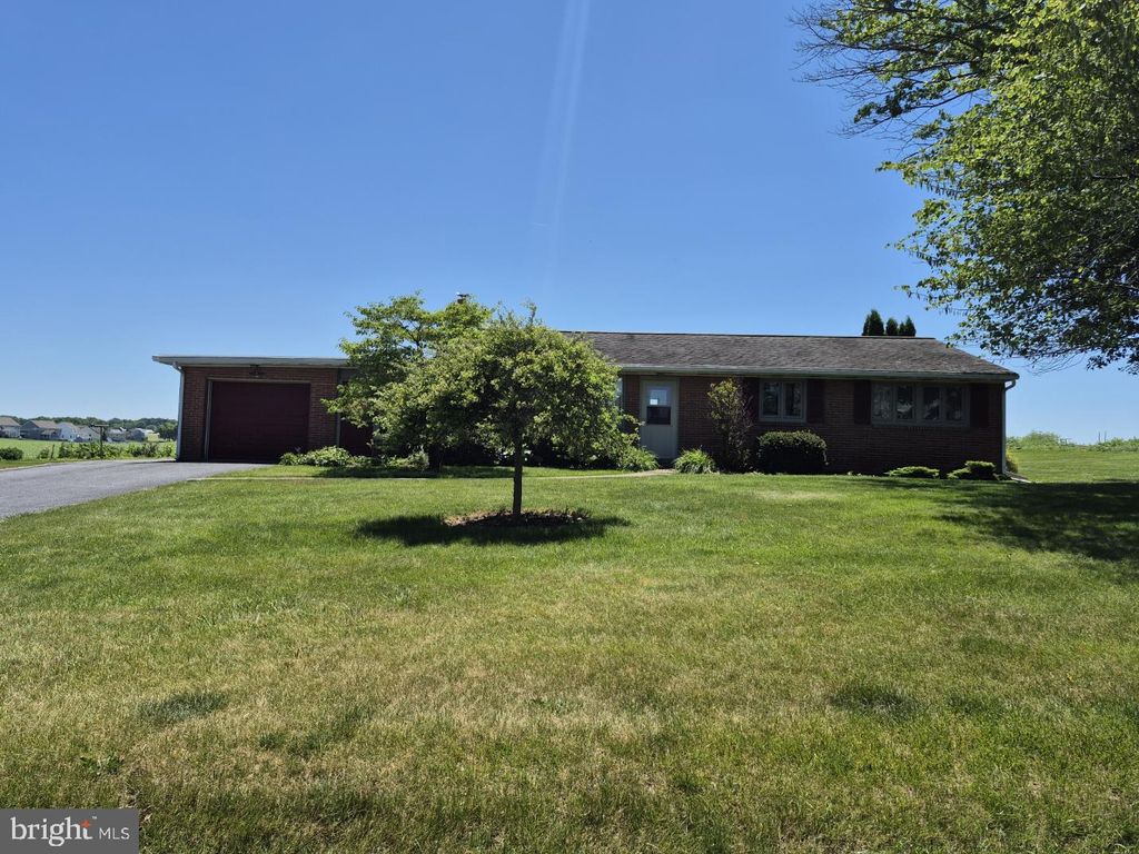 1088 DONEGAL SPRINGS RD, Mount Joy, PA 17552