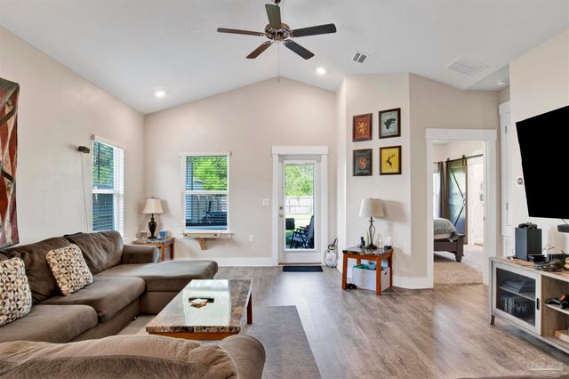 5789 Conley Ct, Pace, FL 32571