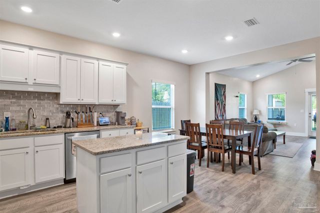 5789 Conley Ct, Pace, FL 32571