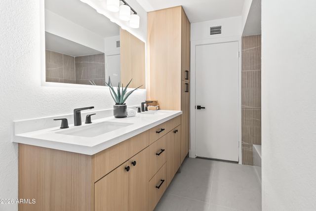 8530 E VIA DE LA ESCUELA --, Scottsdale, AZ 85258