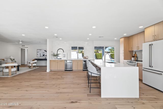 8530 E VIA DE LA ESCUELA --, Scottsdale, AZ 85258