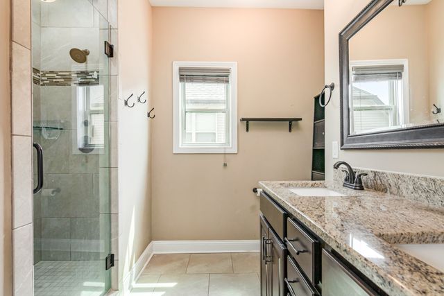 1038 Black Gum Ln, Clarksville, TN 37043