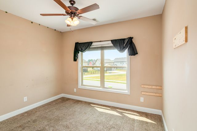 1038 Black Gum Ln, Clarksville, TN 37043