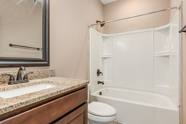 1038 Black Gum Ln, Clarksville, TN 37043