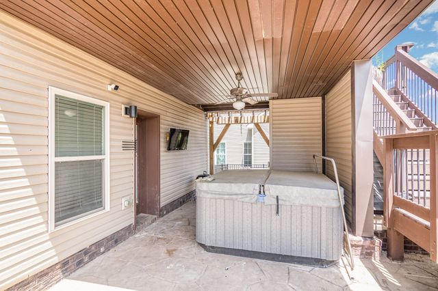 1038 Black Gum Ln, Clarksville, TN 37043