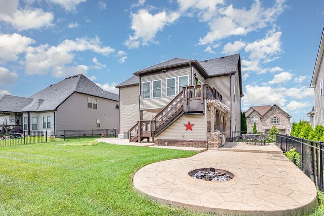 1038 Black Gum Ln, Clarksville, TN 37043