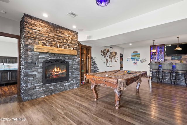 1000 Harvest View Dr, Naches, WA 98937