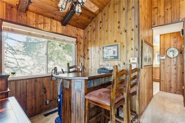 460 Pioneer Road, Lake Arrowhead, CA 92352