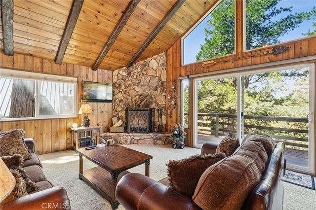 460 Pioneer Road, Lake Arrowhead, CA 92352
