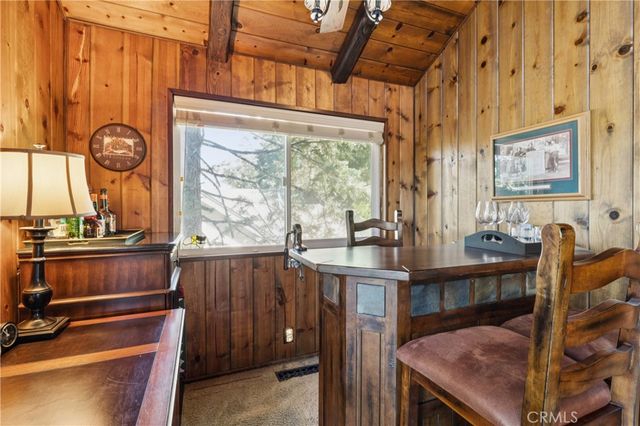 460 Pioneer Road, Lake Arrowhead, CA 92352