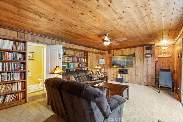 460 Pioneer Road, Lake Arrowhead, CA 92352