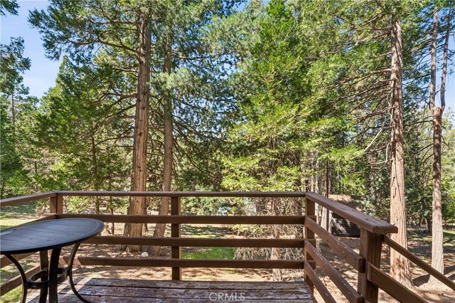 460 Pioneer Road, Lake Arrowhead, CA 92352