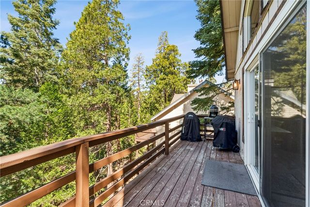 460 Pioneer Road, Lake Arrowhead, CA 92352