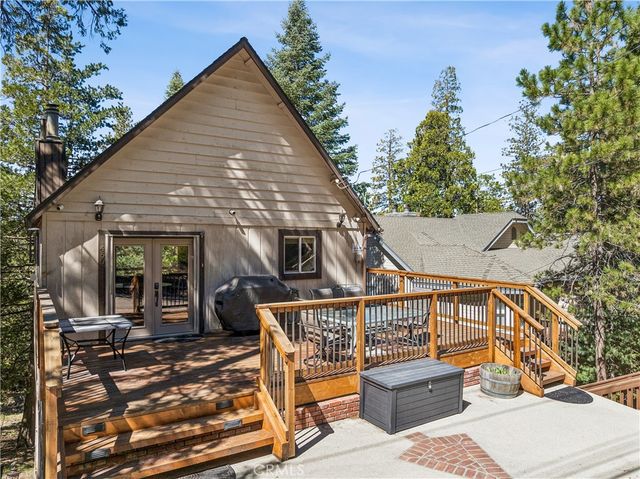 460 Pioneer Road, Lake Arrowhead, CA 92352