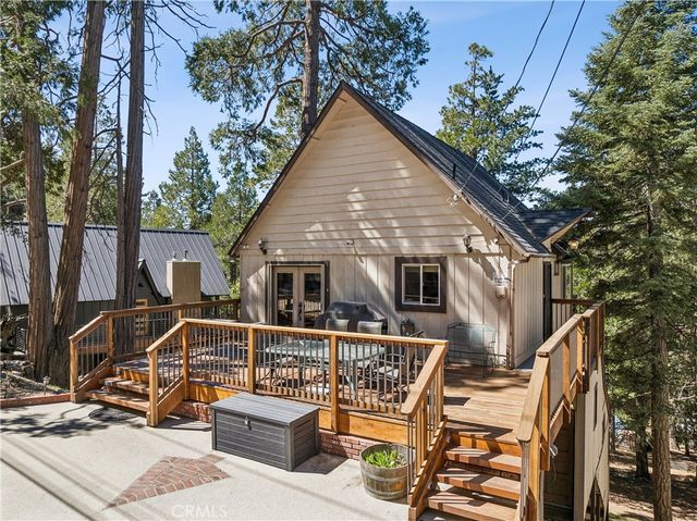 460 Pioneer Road, Lake Arrowhead, CA 92352