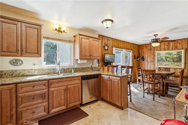 460 Pioneer Road, Lake Arrowhead, CA 92352